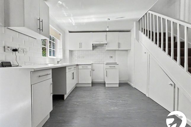 1, Rowan Walk, Kent photo 3