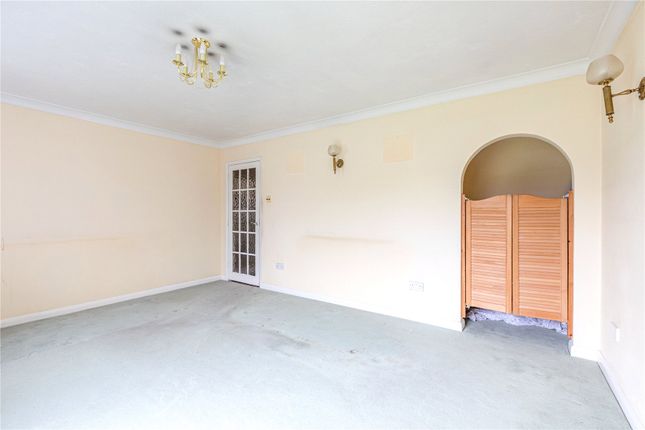 Aloha,, Sayes Court Farm Drive, Addlestone photo 3