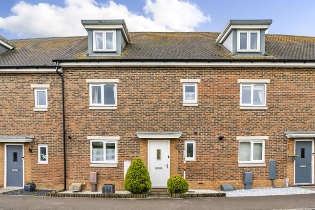 Thumbnail Terraced house for sale in Meaden Way, Felpham