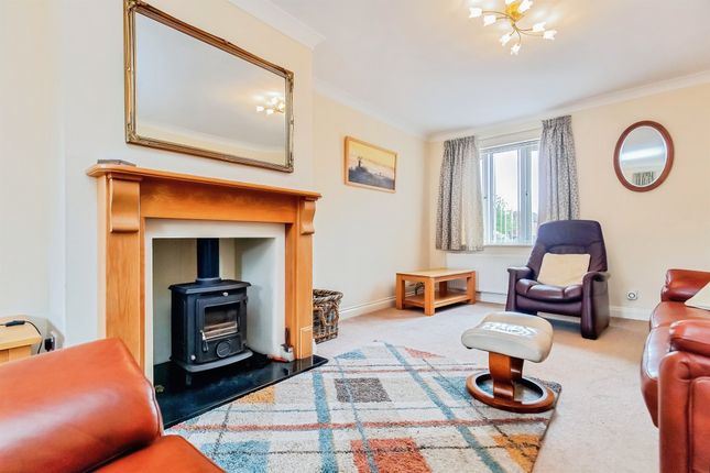 16, Chandler Gardens, Kettering photo 3