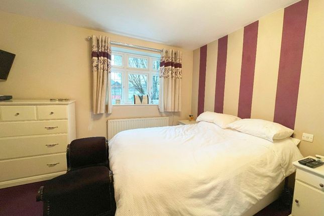 End terrace house for sale in Avenue Road, Harold Wood, Romford
