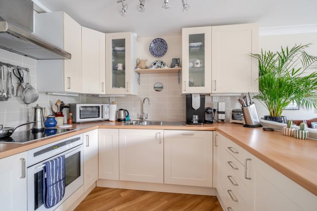24, Waterside Court, Hampshire photo 4
