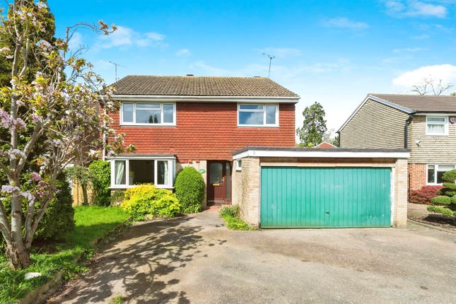 Thumbnail Detached house for sale in Selwyn Close, Crawley