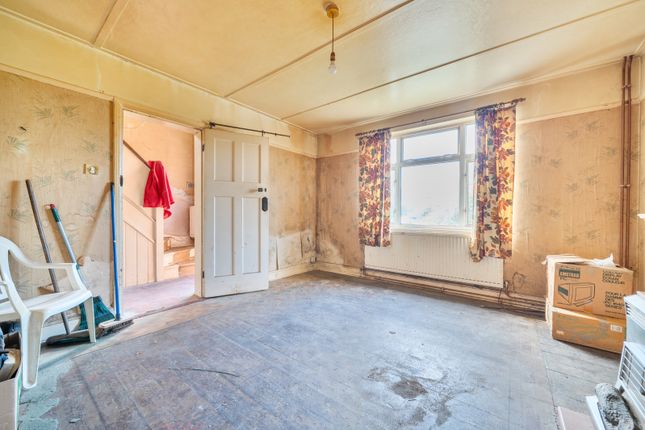 21, Crossway, Pinner photo 2