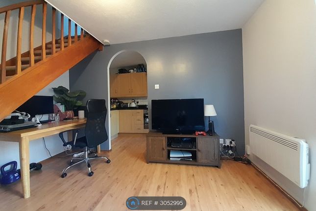 Bluebell Court, Woking photo 4