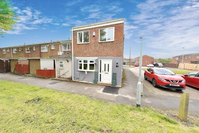 End terrace house for sale in Rodney Close, Hull