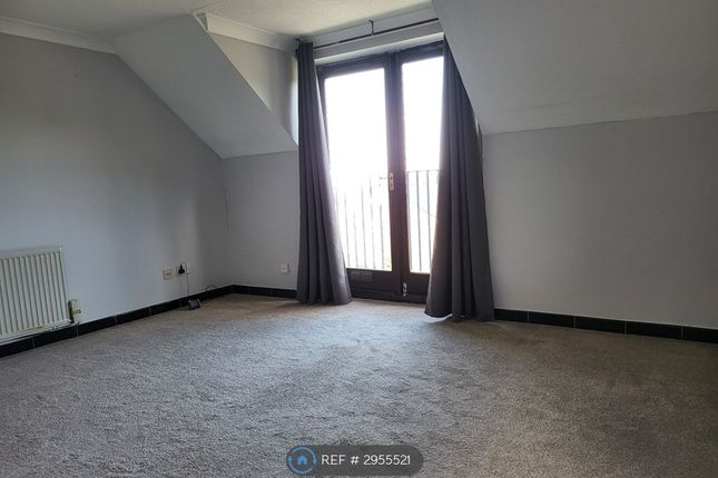 Shire Place, The Ridings, Worth, Crawley photo 4