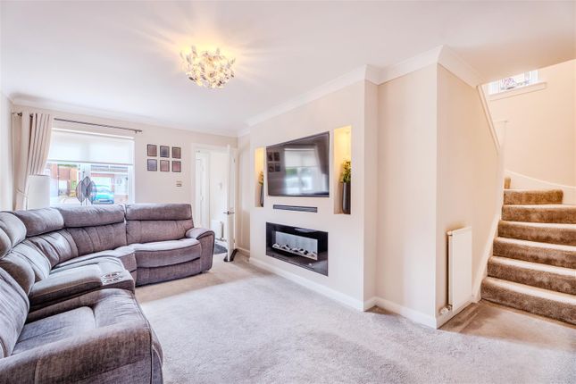 4, Silver Firs, Motherwell photo 3