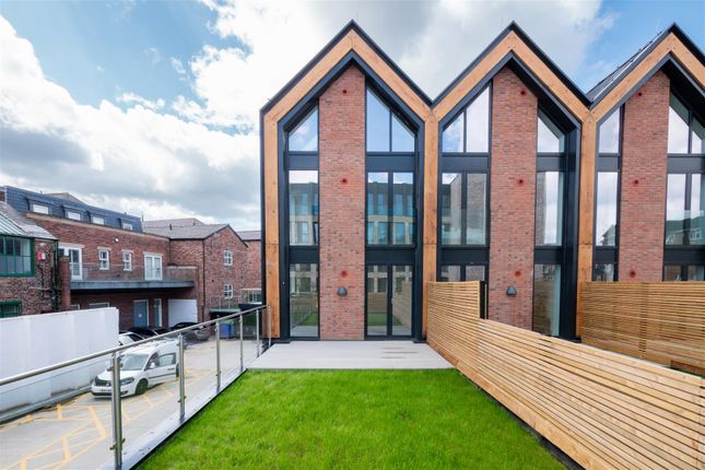 Thumbnail Town house for sale in The Downs, Altrincham