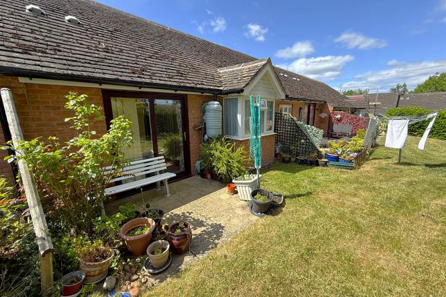 12, Wallis Close, Leicester photo 2