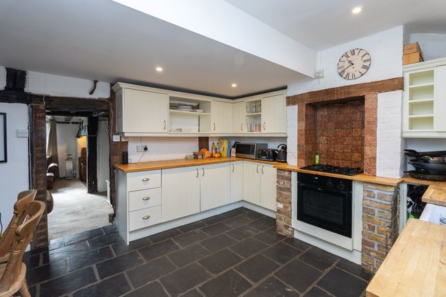6, The Borough, Betchworth photo 4