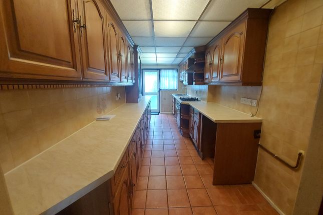 Four Bedrooms Terraced House