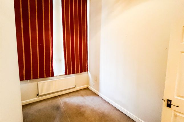 Flat to rent in Monro Drive, Guildford