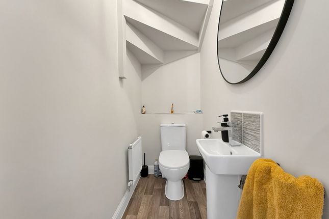 9 Baynton Close, Westbury photo 2