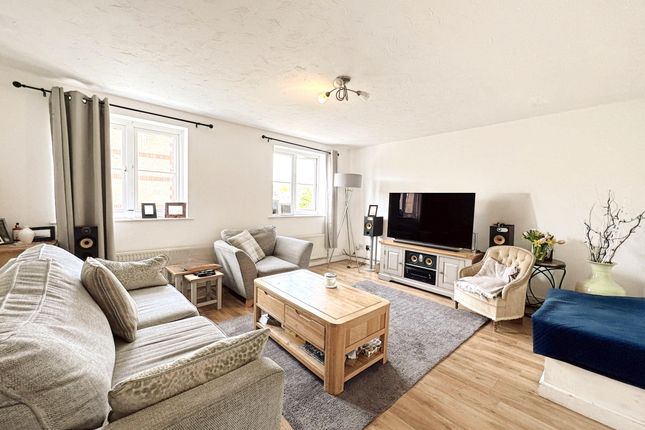 Town house to rent in Livesey Close, Kingston Upon Thames