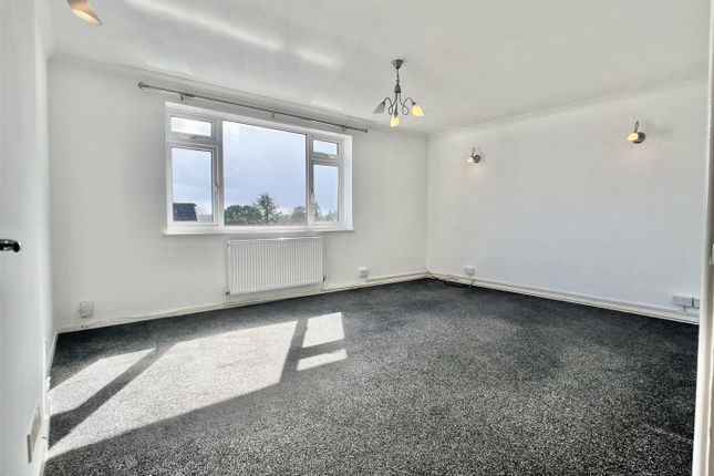 Flat for sale in Knoll Avenue, Uplands, Swansea