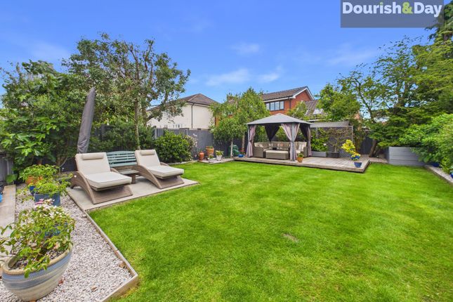 2 Oak Tree Gardens, Stafford photo 3