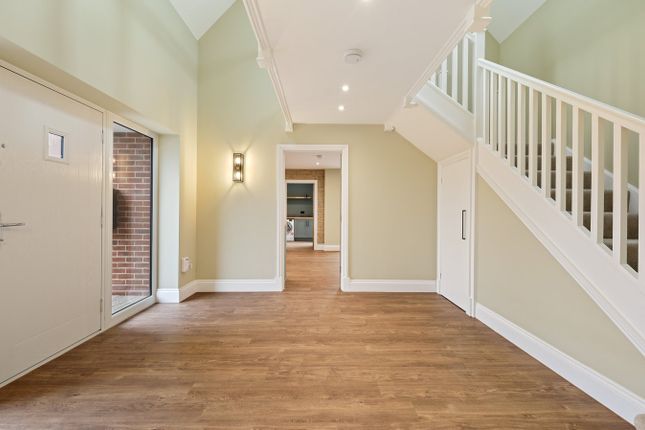 4a, Frinton Road, Clacton-on-Sea photo 4