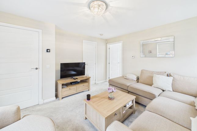 11 Budgett Brae, Motherwell photo 3