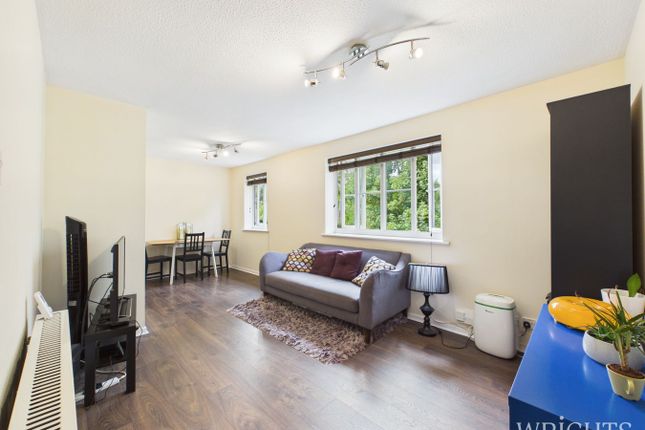 17, Regent Court, Welwyn Garden City photo 2