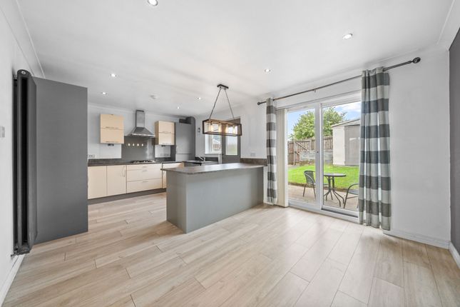 3 Glen Rosa Gardens, Glasgow photo 2
