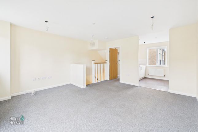 2, Vale Mews, Barrowford photo 3
