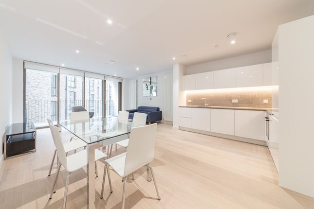 Thumbnail Flat to rent in Commodore House, 2 Admiralty Avenue, Royal Wharf, London