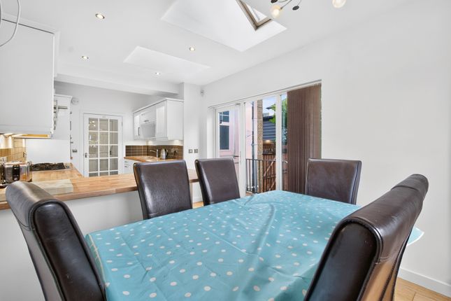 10, Ferngrove Avenue, Glasgow photo 4