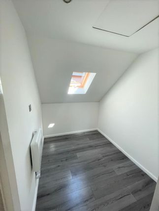 12 Colne Reach, Stanwell Moor, STAINES-UPON-THAMES photo 5