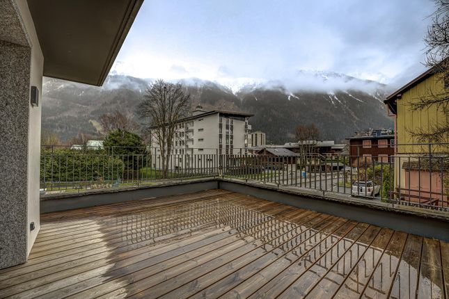 Apartment for sale in Chamonix-Mont-Blanc, Haute-Savoie, Rhône-Alpes, France