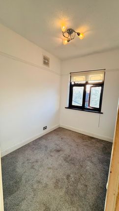Herent Drive, Ilford photo 5