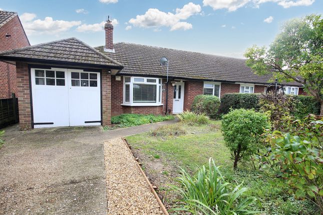 Thumbnail Semi-detached bungalow to rent in Wheat Hill, Letchworth Garden City