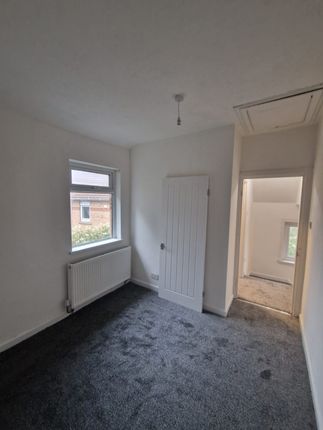 Fouracres Road, Newcastle upon Tyne photo 5
