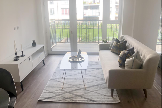 Flat to rent in Beaufort Square, London