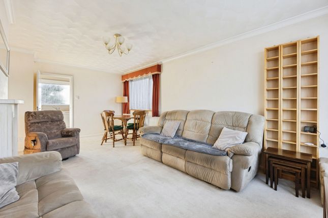 33, Charles Avenue, Thetford photo 2