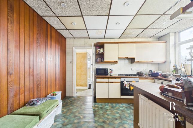 231 Woodcote Road, Purley photo 3