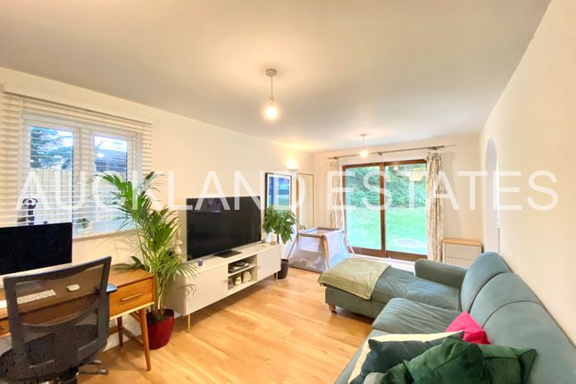 2, Bornedene, Potters Bar photo 3