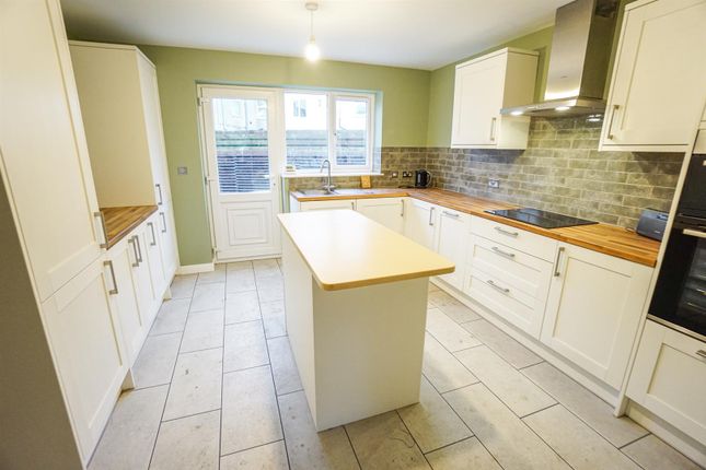 2, Fox's Place, Old Road, Chesterfield photo 2