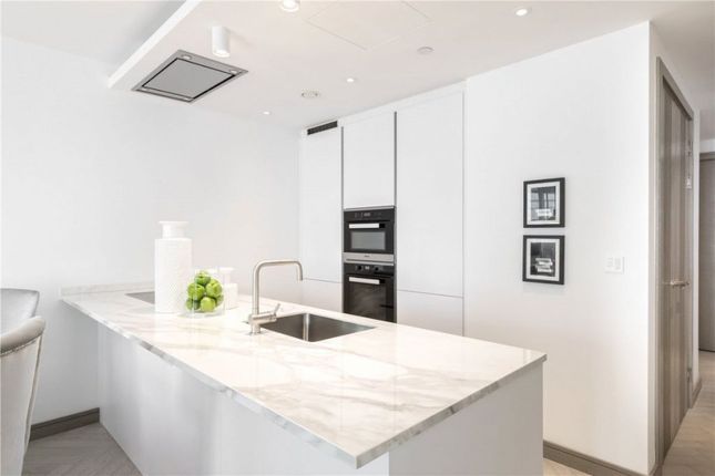 Flat for sale in 30 Lodge Road, London