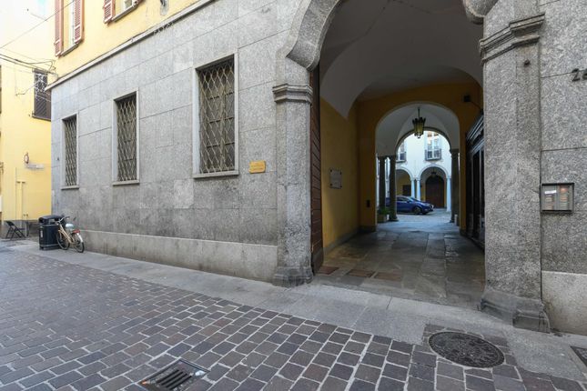Town house for sale in Como, Lombardy, Italy