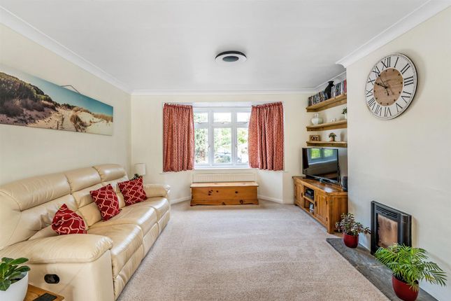 31, Sole Farm Road, Great Bookham photo 3