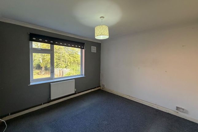 30, Lambs Close, Potters Bar photo 4
