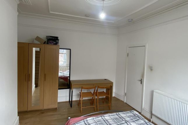 Room 1 226, Westbury Avenue, London photo 3