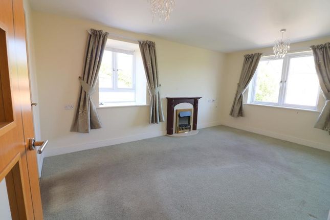 37, Hughes Court, Luton photo 2
