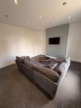 57 Cross Lane, Huddersfield photo 3