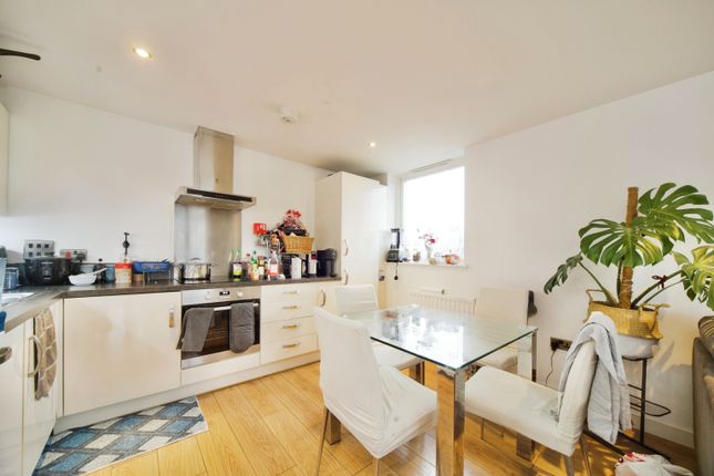2-bed maisonette on Flat 13, Mallard Point, 6, Rainhill Way, London, £350,000