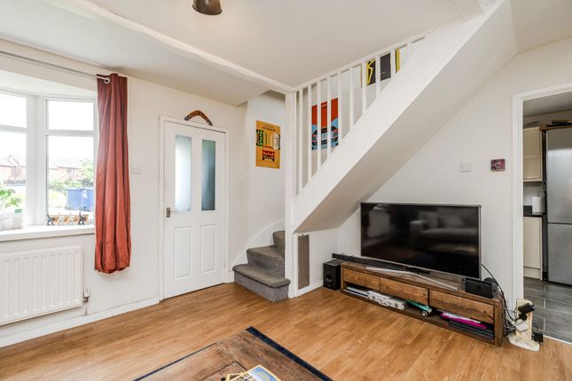 64, Stuart Court, Newcastle Upon Tyne photo 4
