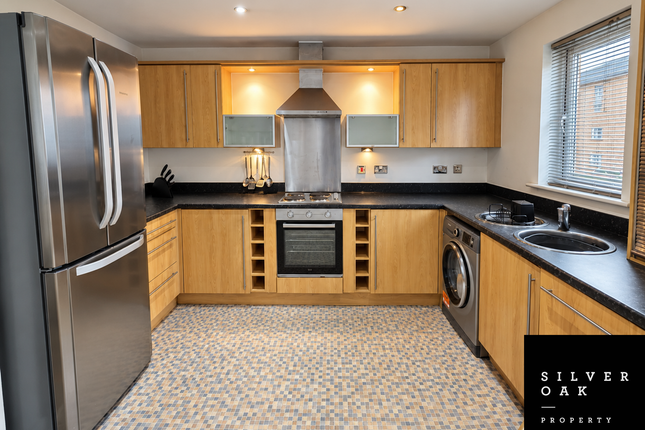 18, Llanelli photo 3