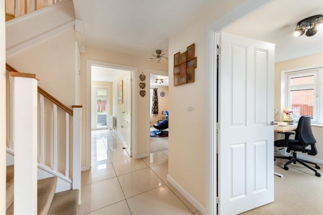 5, Henwood Grove, Clanfield photo 4