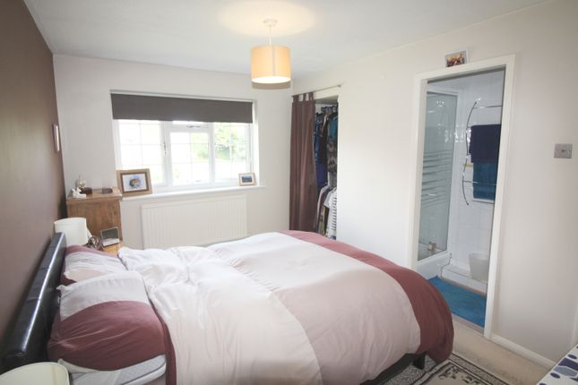 13 Blackstone Close, Farnborough photo 2